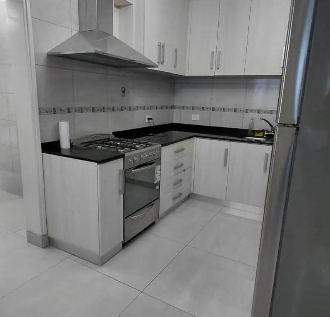 5 Amb CASA Jardin Quincho Cochera VENTA FLORES 3