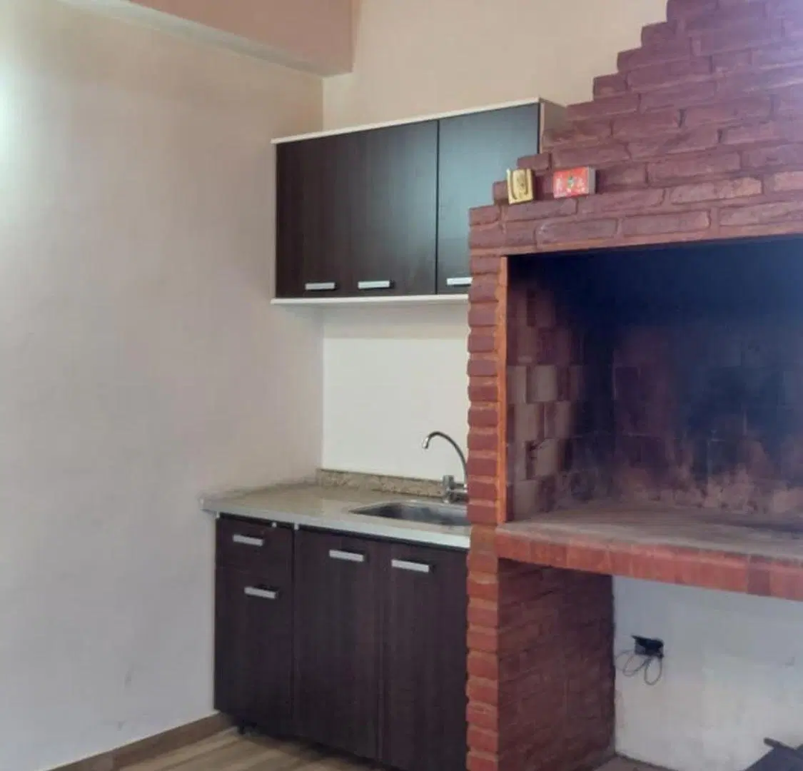 5 Amb CASA Jardin Quincho Cochera VENTA FLORES 5