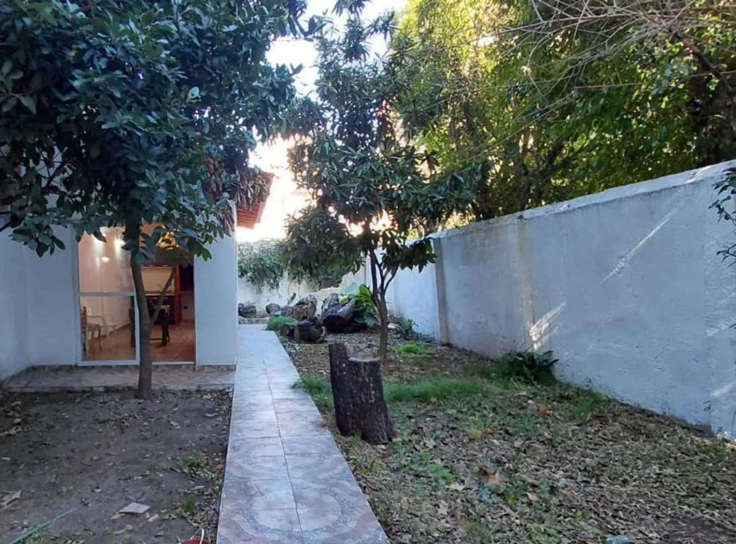 5 Amb CASA Jardin Quincho Cochera VENTA FLORES 2