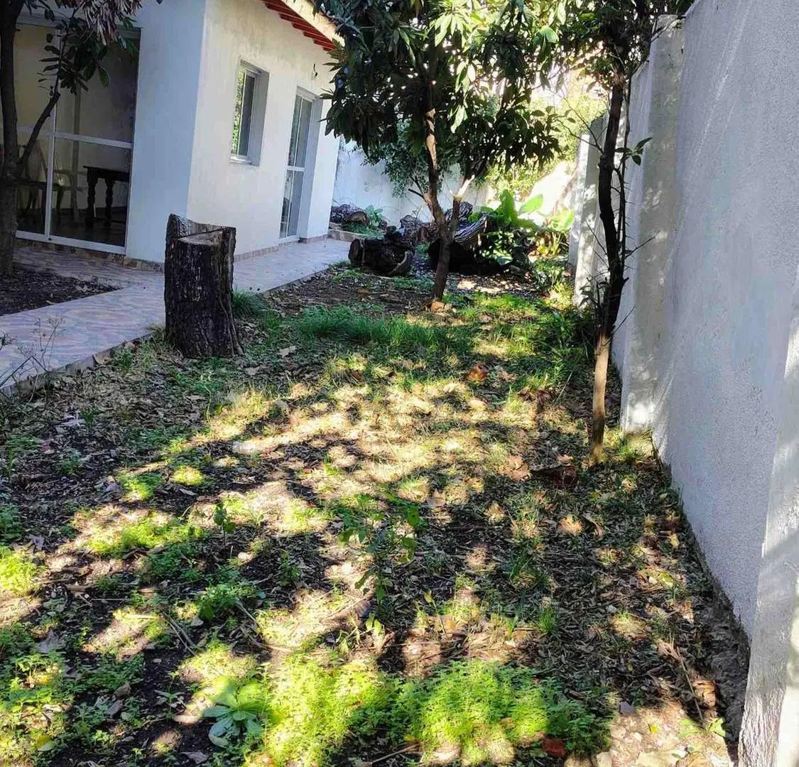 5 Amb CASA Jardin Quincho Cochera VENTA FLORES 4
