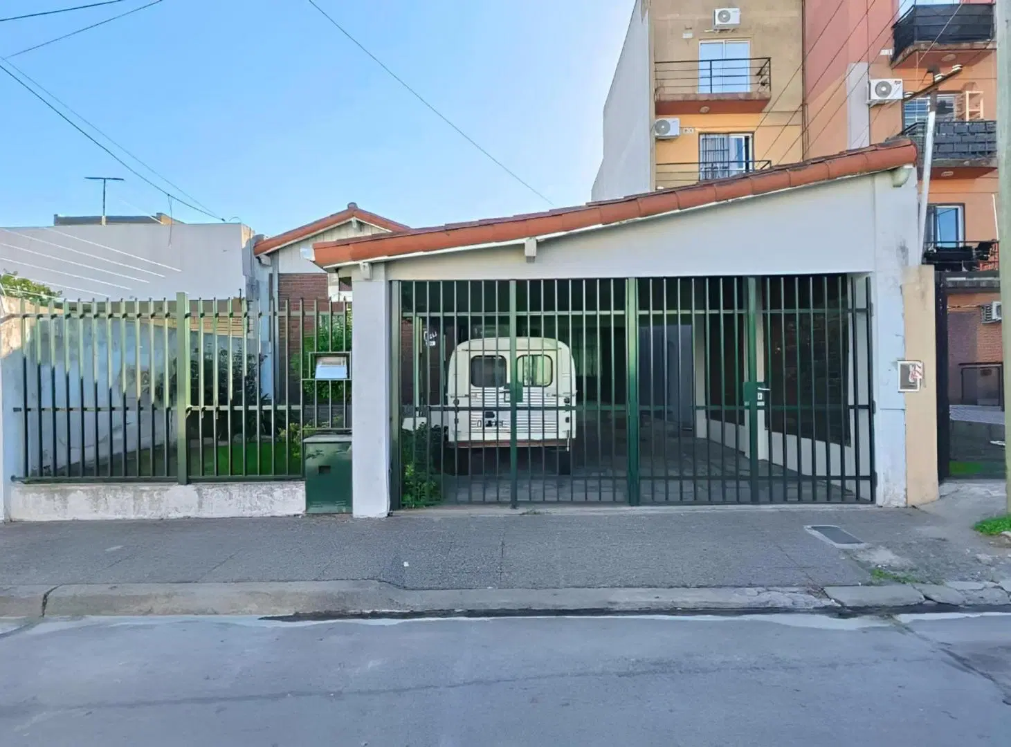 VENTA Casa 3 amb en Morón Norte 5 cuadras Estación 8