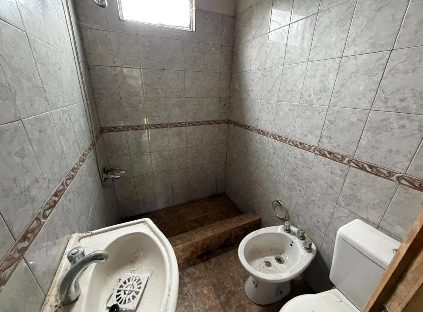 Venta 3 lotes más Casa a refaccionar en  Villars 5