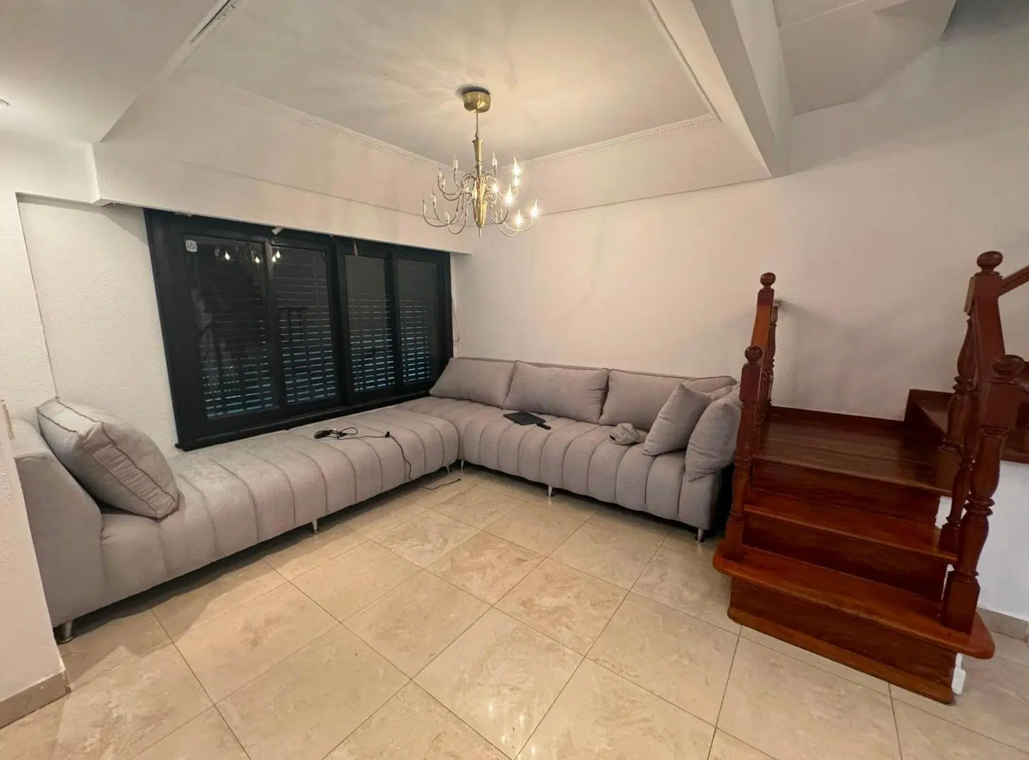 CASA 6 AMBIENTES VILLA LUZURIAGA PILETA COCHERAS 5