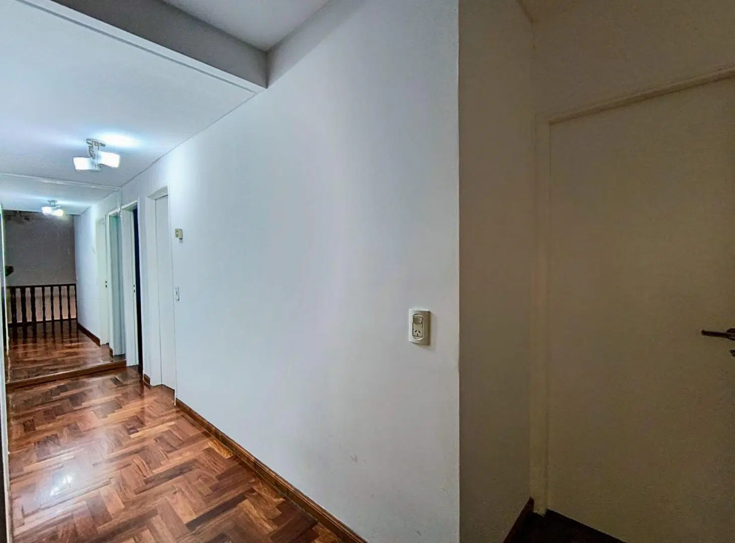 CASA 6 AMBIENTES VILLA LUZURIAGA PILETA COCHERAS 8