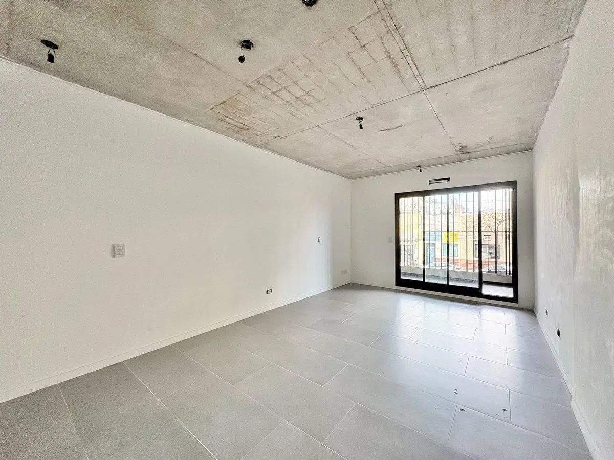 VENTA MONOAMBIENTE P. PATRICIOS BALCÓN FRENTE 3