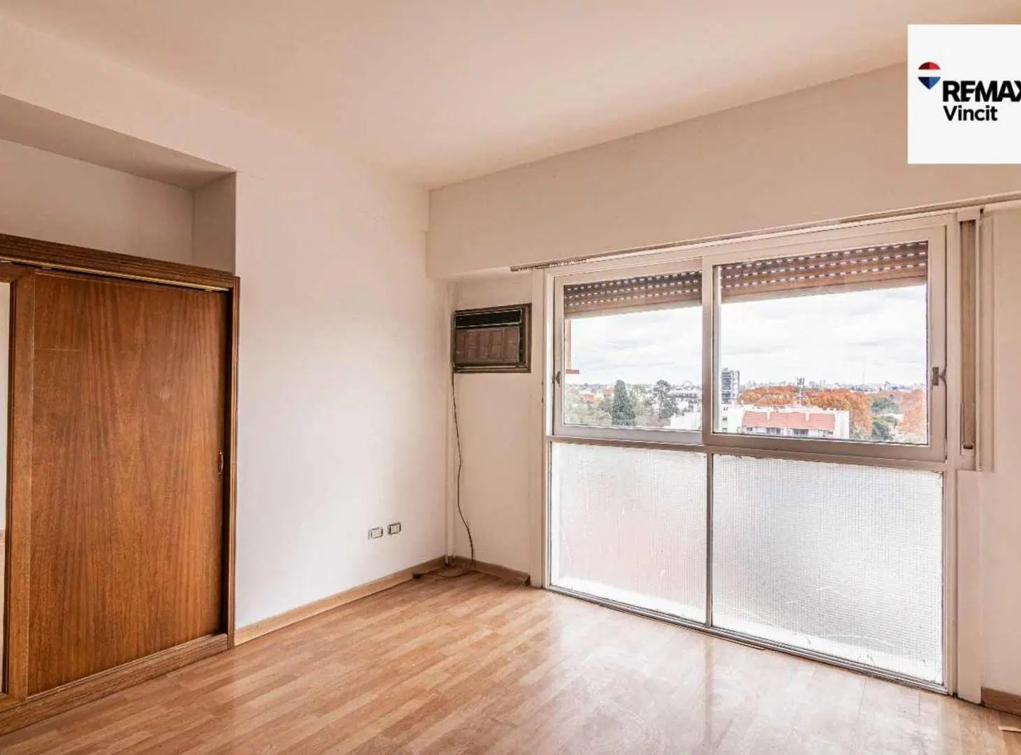 VENTA-4 AMBIENTES- COCHERA- BAULERA- DEVOTO 2