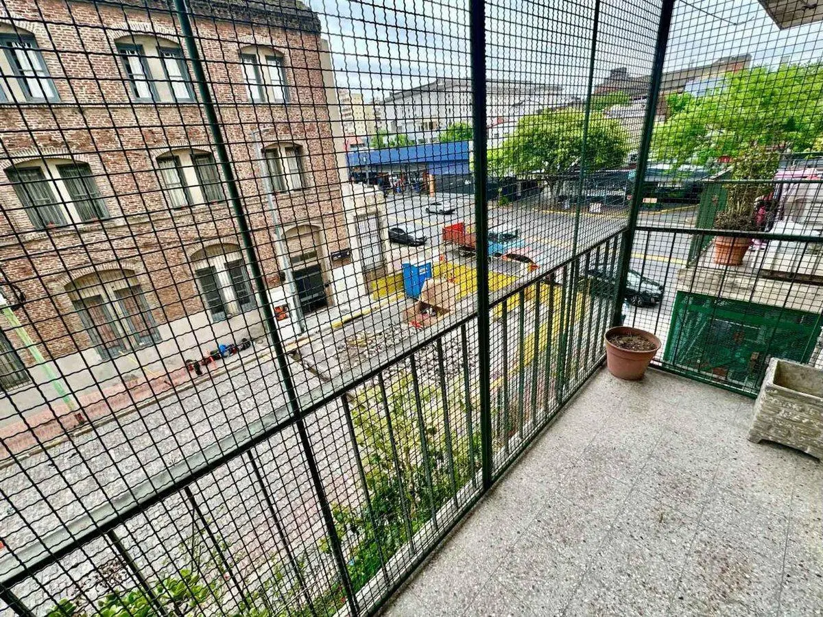 VENTA DPTO 3 AMB CONSTITUCION BALCON 5