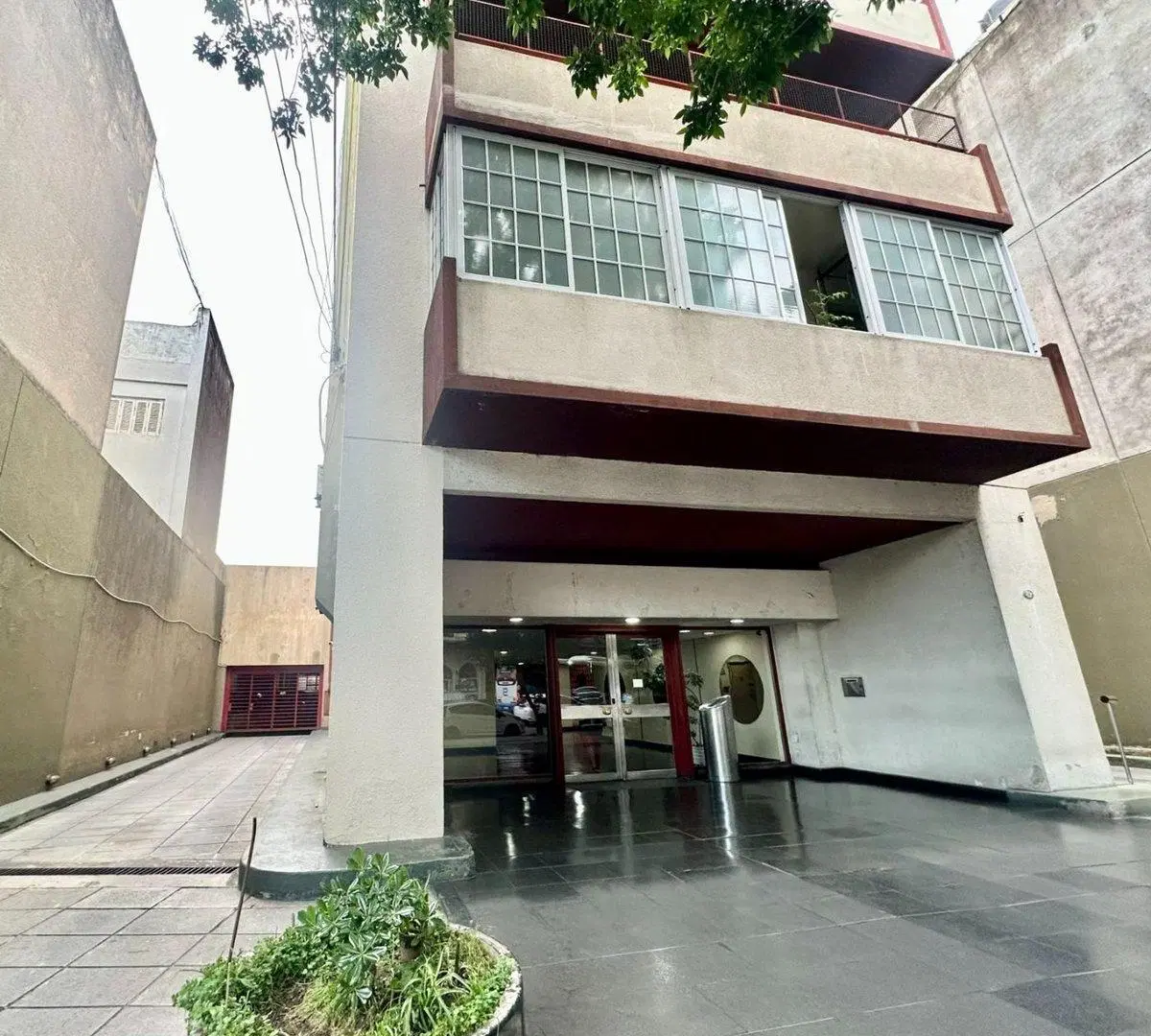 VENTA COCHERA CUBIERTA CONSTITUCION 3