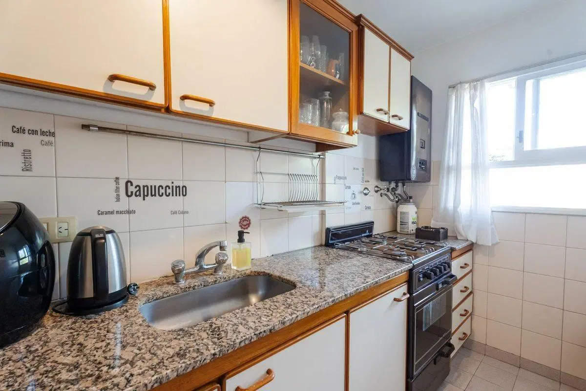 VENTA- 2 AMBIENTES- CABALLITO-AMUEBLADO-CON RENTA 8