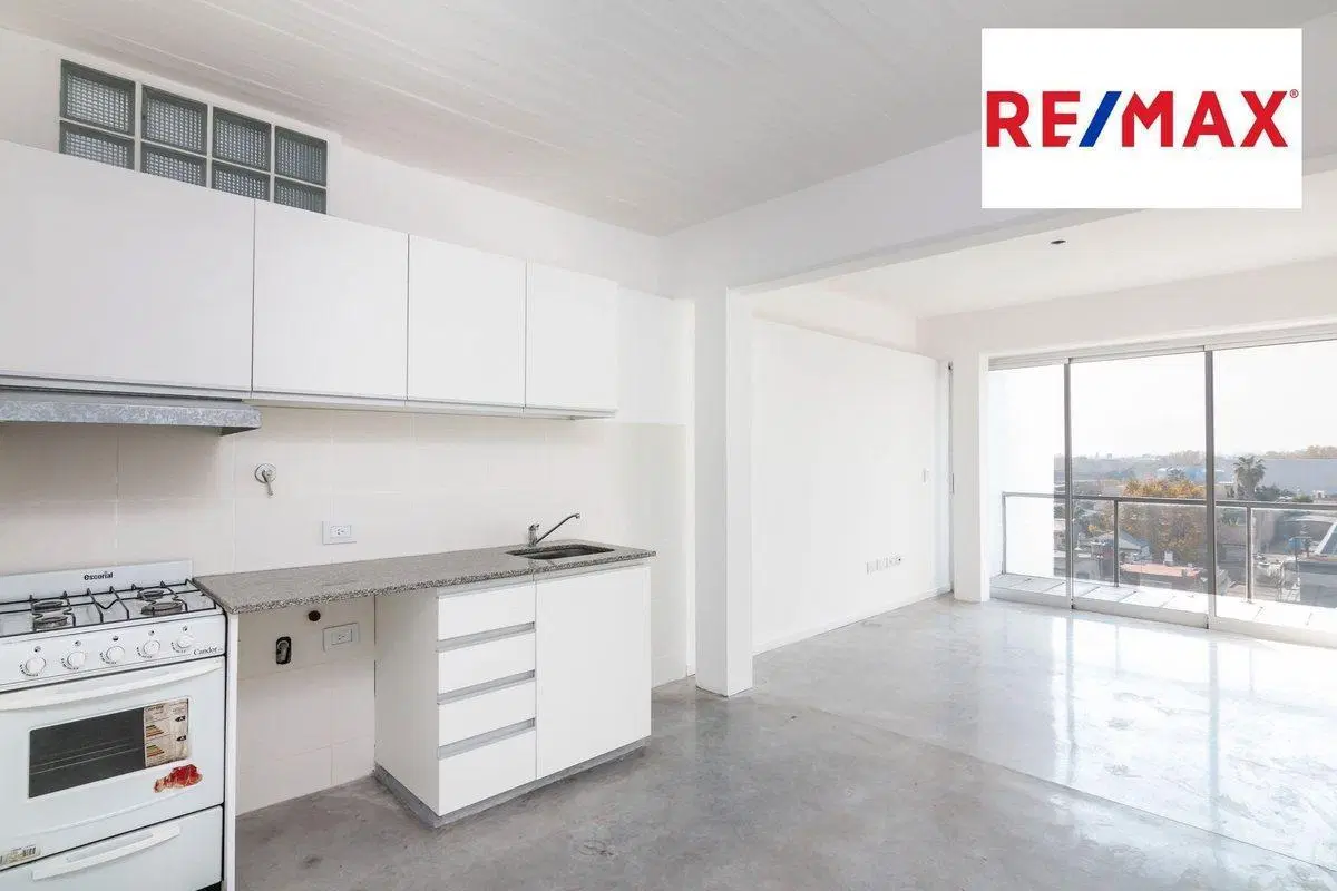 Departamento con cochera en venta en Saenz Peña 2