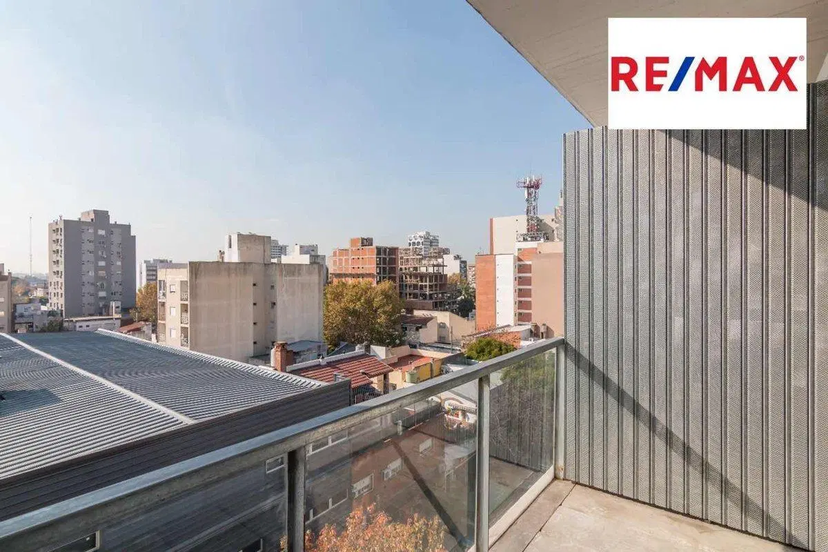 Departamento con cochera en venta en Saenz Peña 3