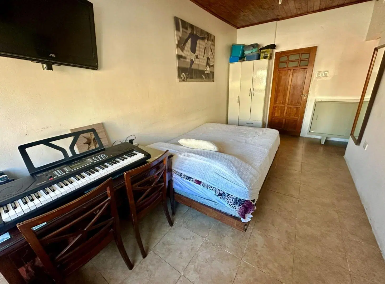 VENTA 2 CASAS con LOTE de 8,66 x47 mts. AVELLANEDA 5