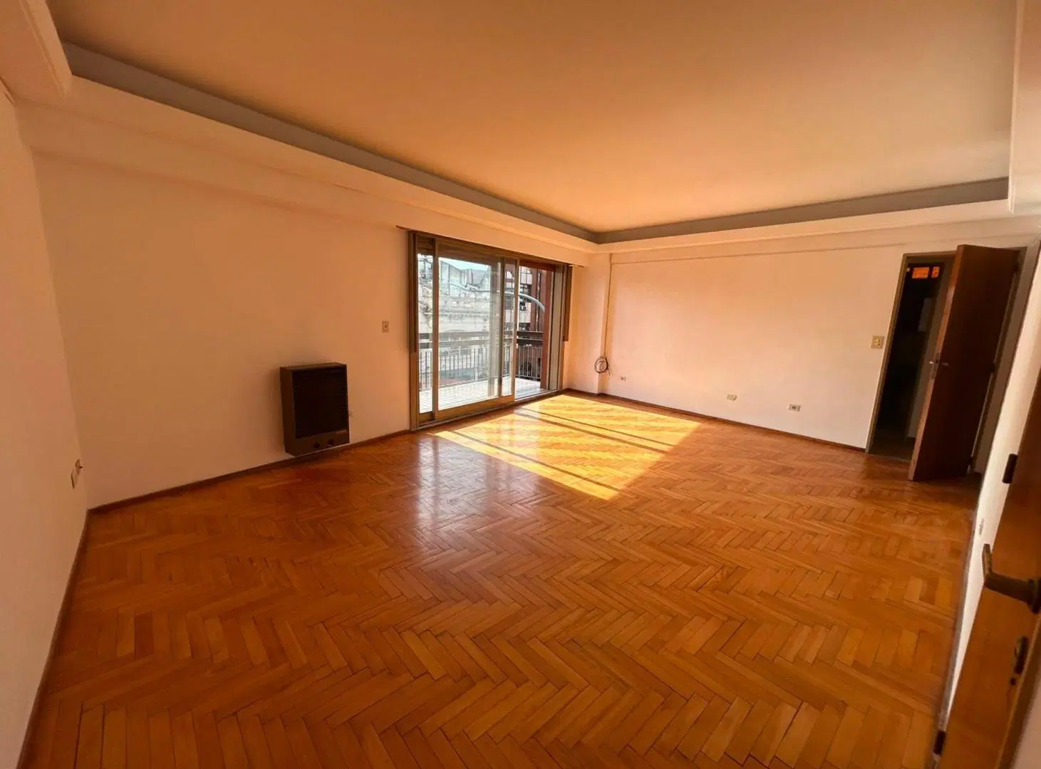 Piso de Cat. Impecable 6 Amb-Cochera-Balcon-Boedo 5