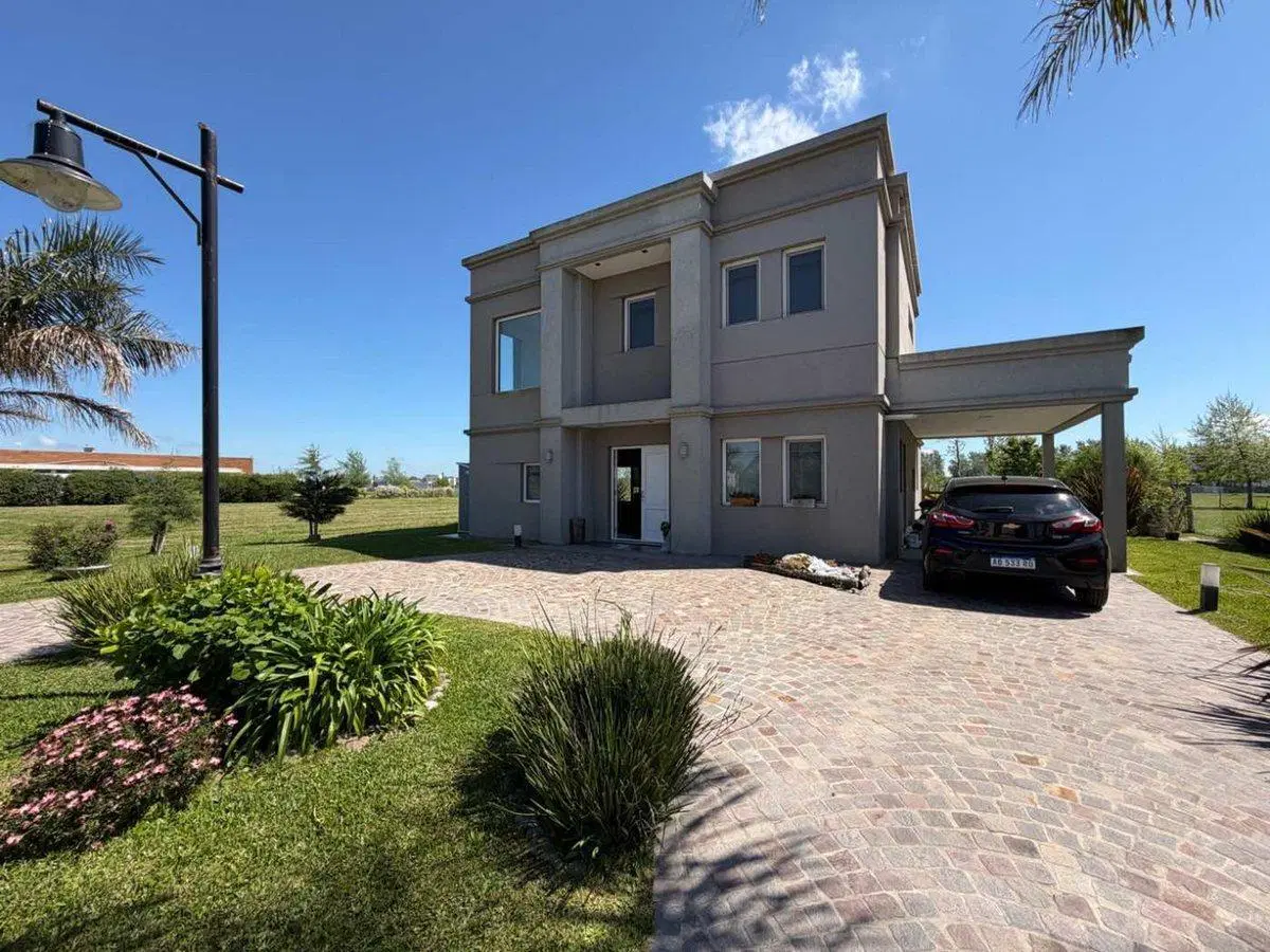 Venta Casa 4 amb, pileta, jardín, Haras del Sur 3 2