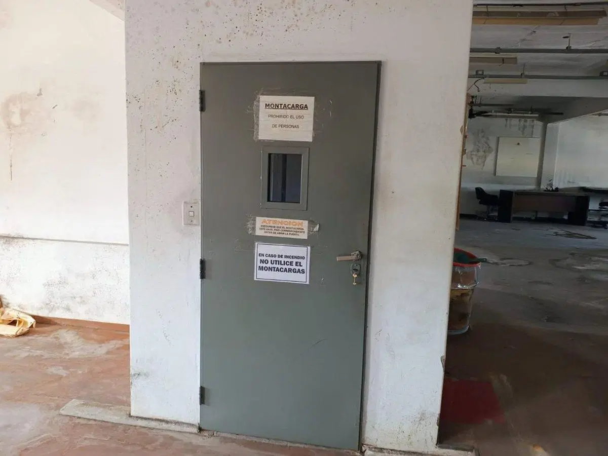 GALPON EN VENTA 1350 METROS OFICINAS HAEDO 3