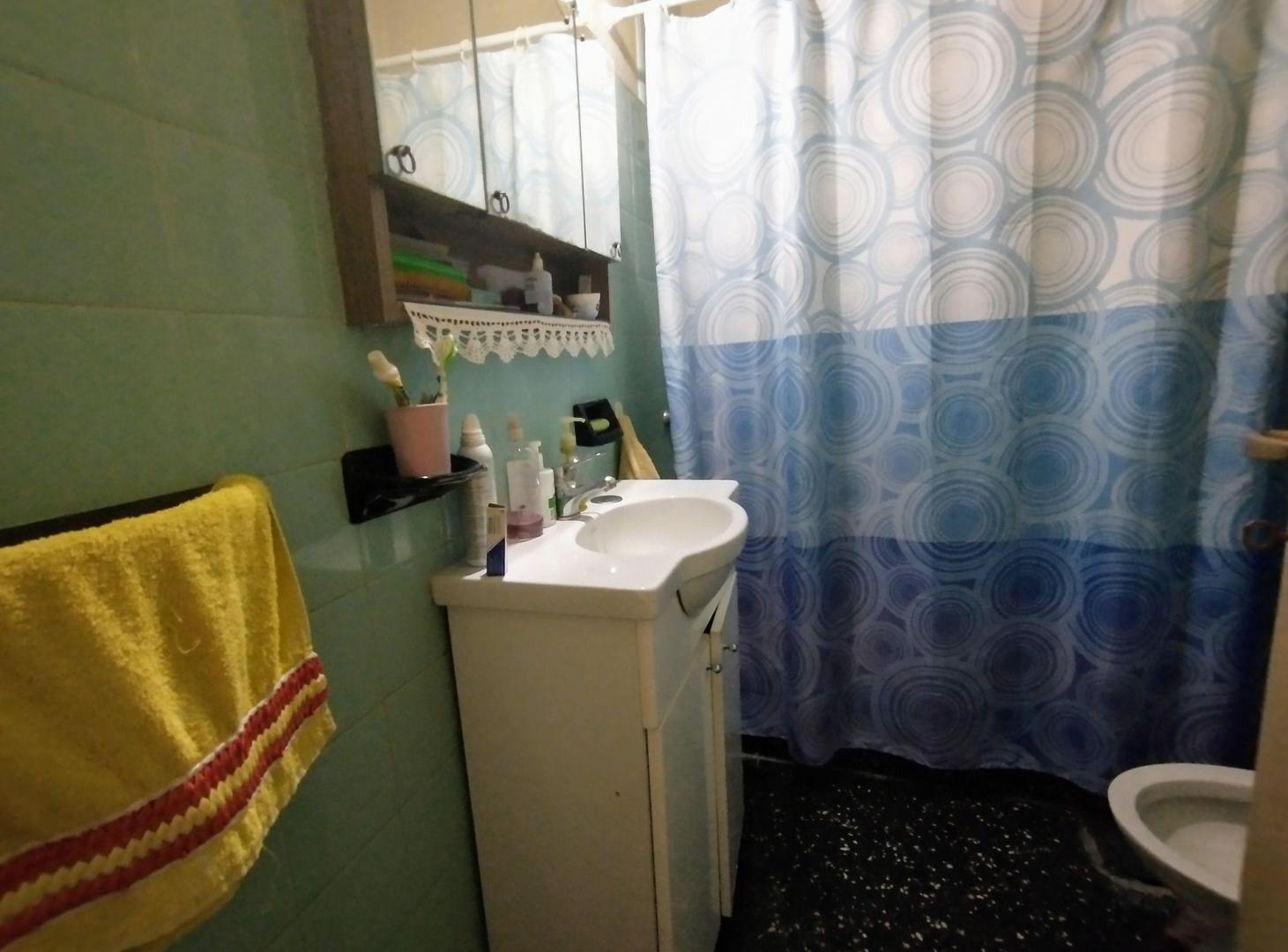 Foto de CASA 4 AMBIENTES VILLA LUZURIAGA LOTE 8,66X27,50, imagen 1