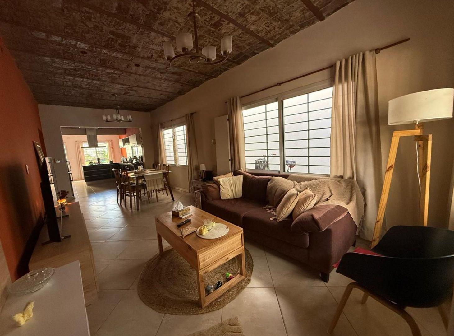 Foto de CASA 5 AMBIENTES EN VILLA LUZURIAGA PILETA PARQUE, imagen 4