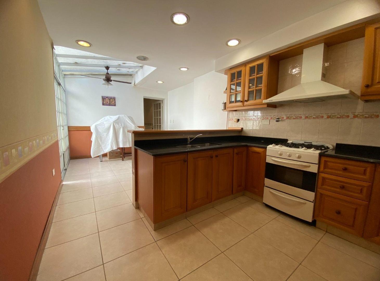 Foto de Venta Casa 6 Ambientes Patio Terraza Balcón Devoto, imagen 4