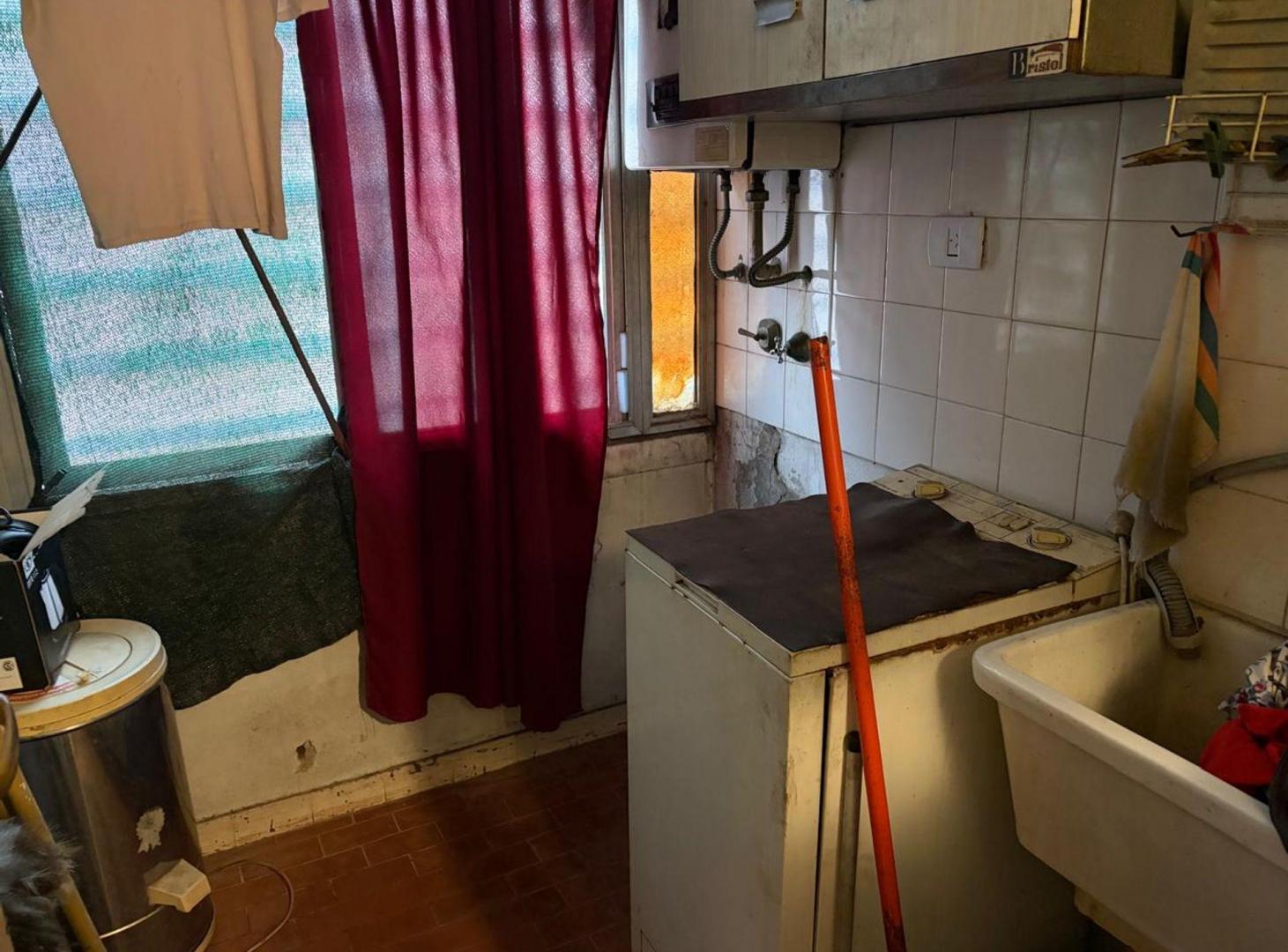 Foto de Venta Dpto. 2 amb. c/jardín y cochera en Lugano, imagen 5