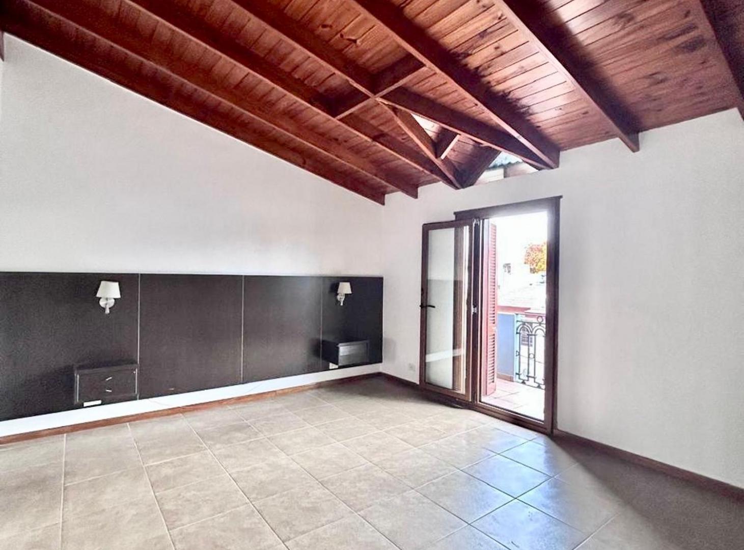 Foto de VENTA PH 6amb - patio - cochera - V. del Parque, imagen 1
