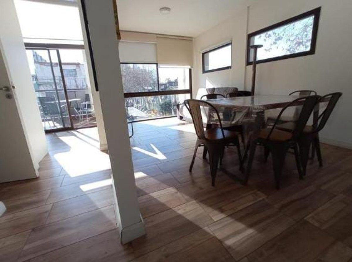 Foto de Dúplex con balcón terraza cochera y baulera, imagen 2