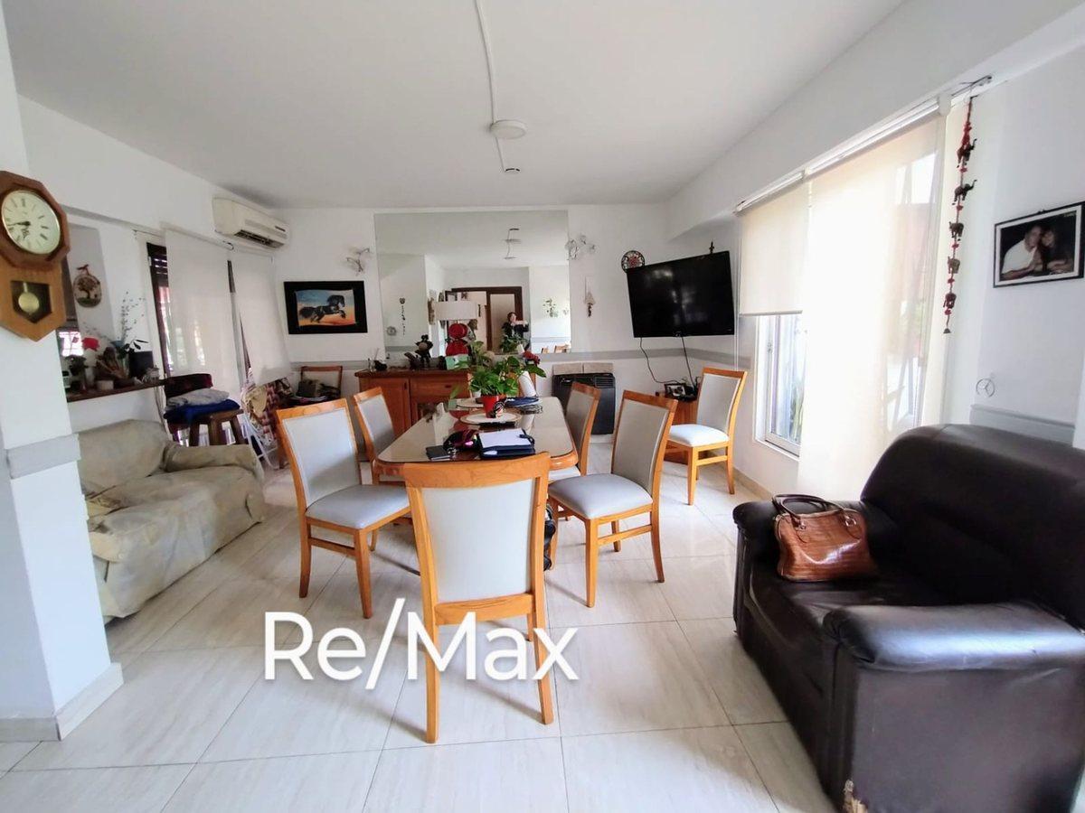 Foto de CASA 4 AMBIENTES VILLA LUZURIAGA + DTO 2- PILETA, imagen 2