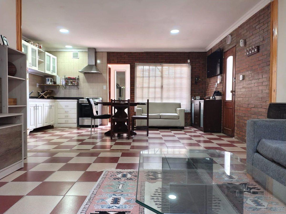 Foto de Venta casa V. Udaondo 4 amb acep.permuta camioneta, imagen 3