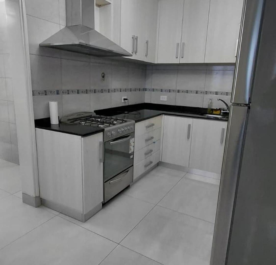 Foto de 5 Amb CASA Jardin Quincho Cochera VENTA FLORES, imagen 4