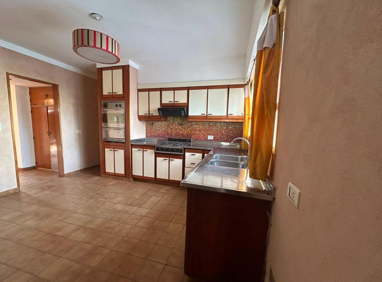 Foto de Piso de Cat. Impecable 6 Amb-Cochera-Balcon-Boedo, imagen 1