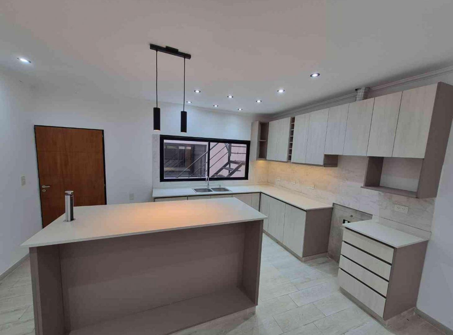 Foto de CASA-2 LOTE PROPIO-EN BLOCK-BARRACAS-PATIO-COCHERA, imagen 2