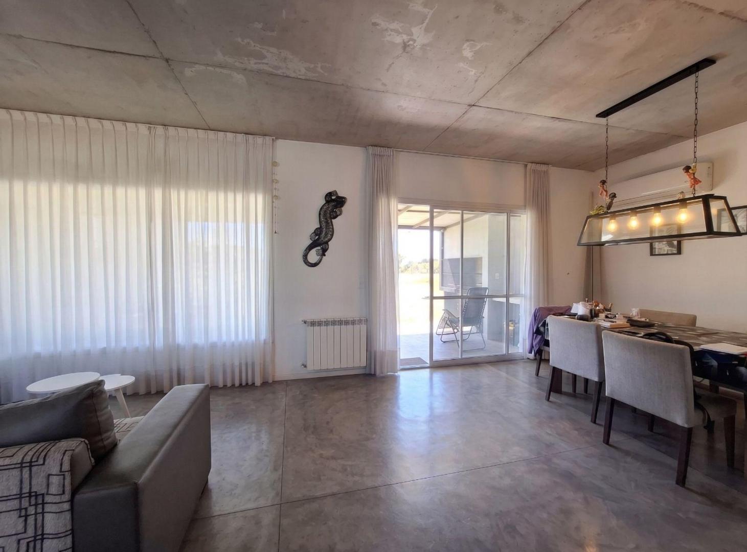 Foto de VENTA CASA 3 AMB SAN SEBASTIÁN / Parque y Piscina, imagen 5