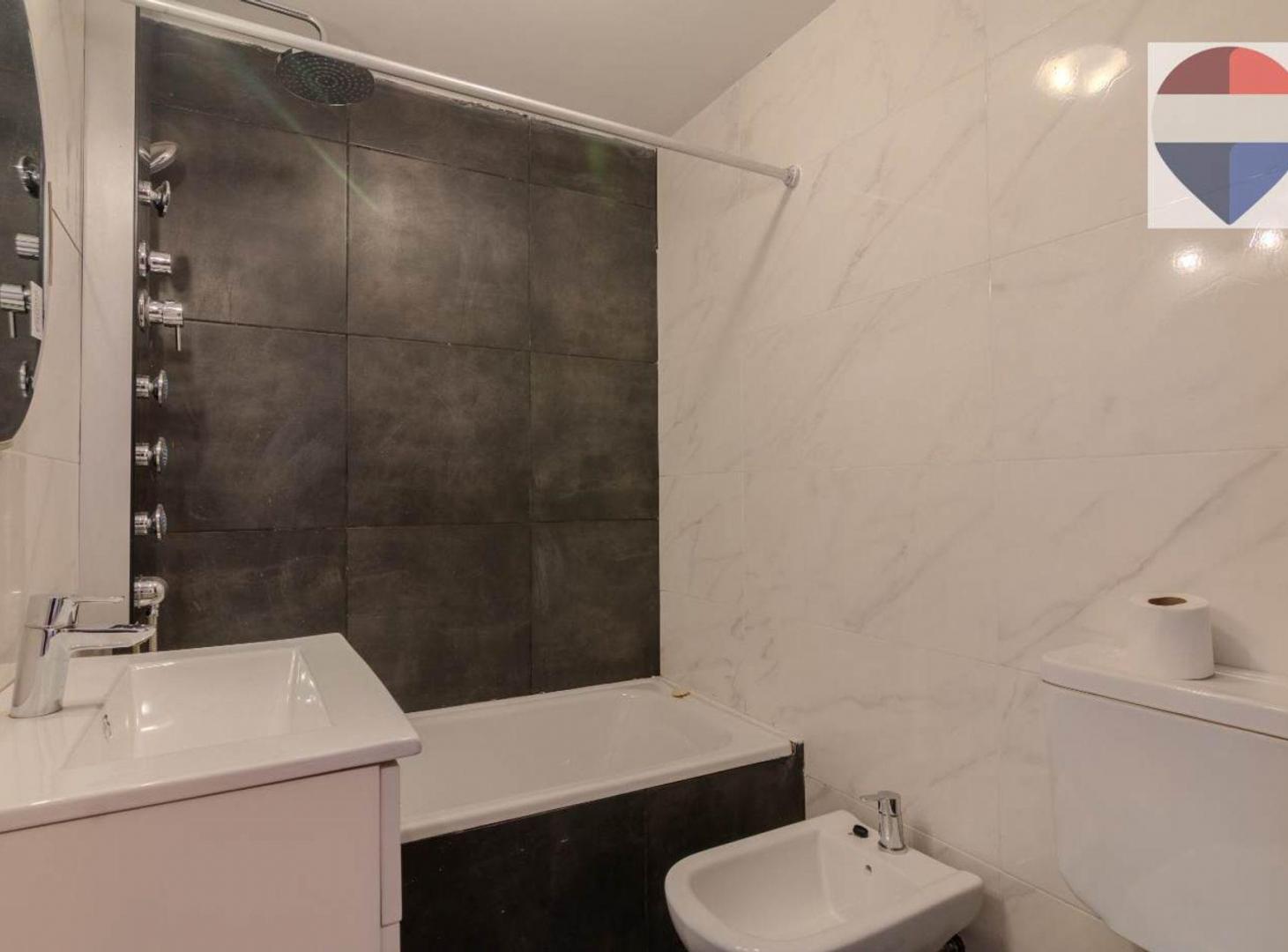 Foto de En alquiler departamento 2 ambientes con cochera, imagen 3