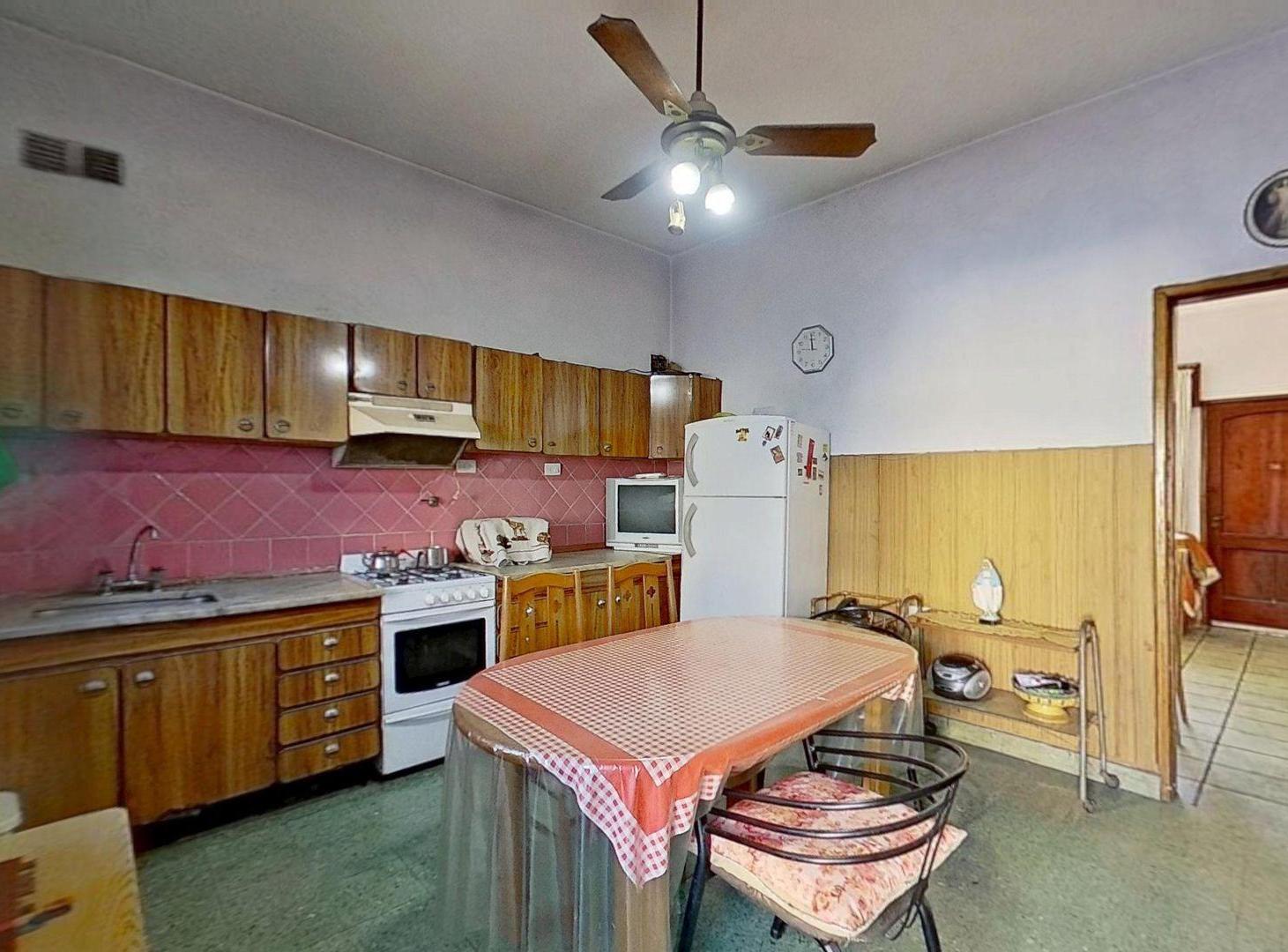 Foto de VENTA PH 3 AMB-PARQUE AVELLANEDA- PATIO -PILETA, imagen 5
