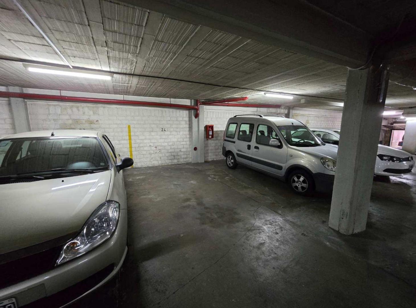 Foto de GARAGE EN VENTA VILLA URQUIZA, imagen 2