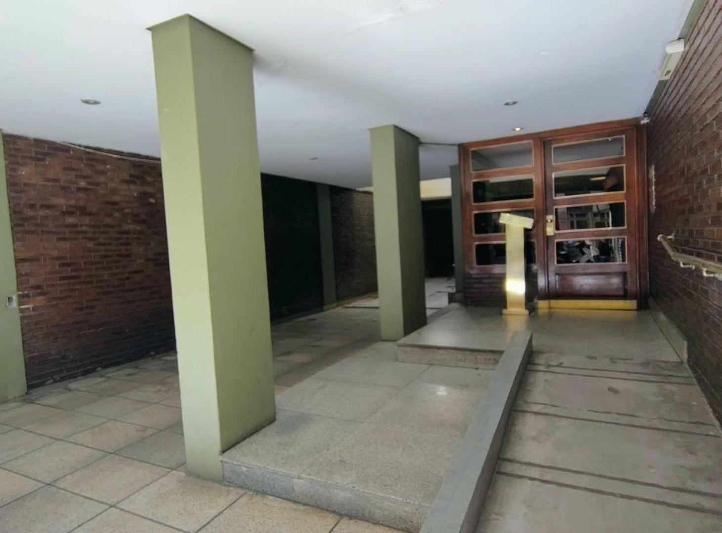 Foto de 2 Amb APTO PROF 2 Patios Balvanera Alquiler, imagen 2