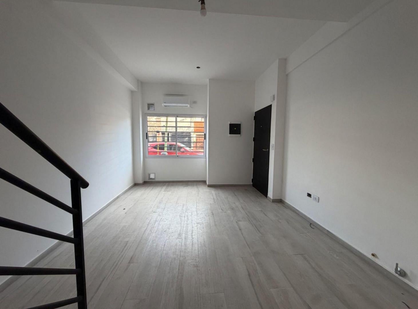 Foto de Alquiler PH 4 AMB, Triplex a estrenar, Floresta, imagen 1