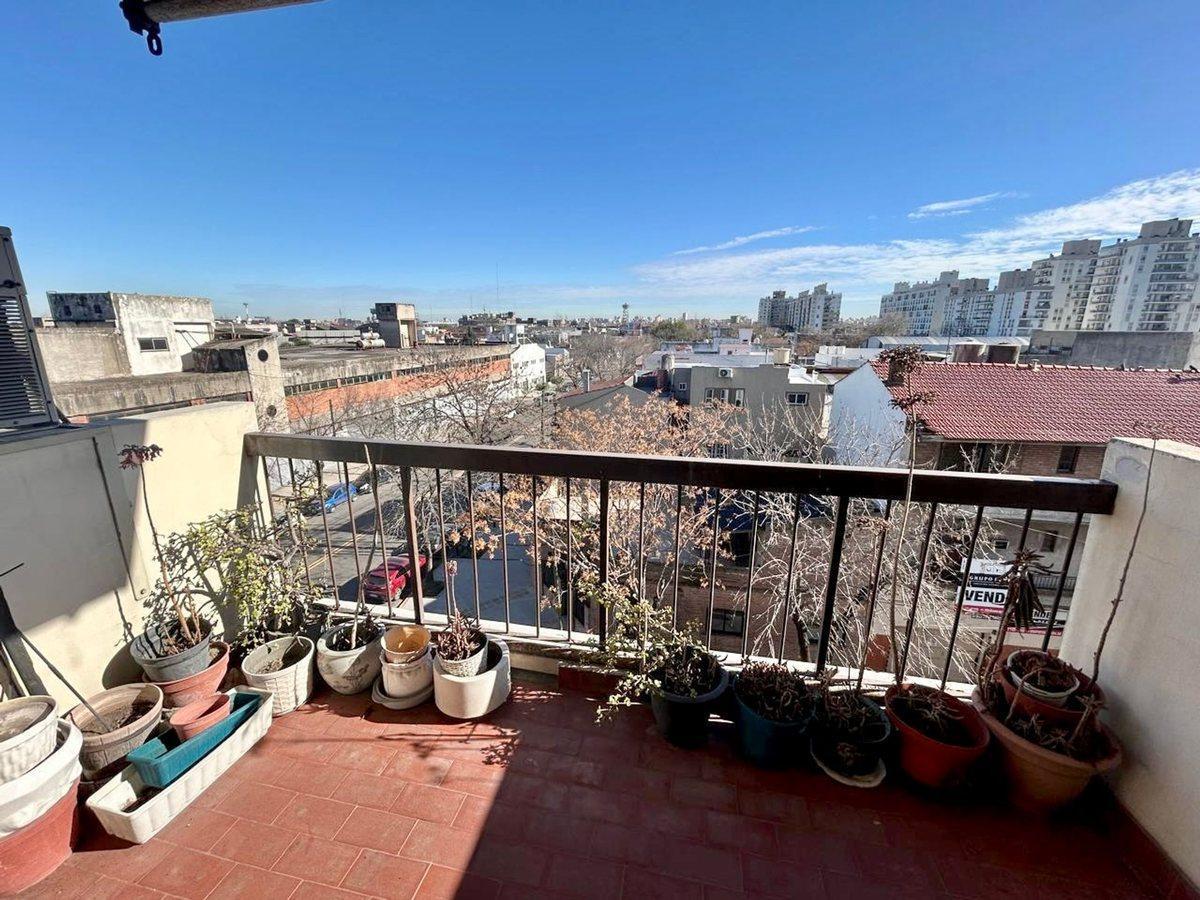 Foto de VENTA Dpto 3 dorm - 104m2 - balcón - Pompeya, imagen 2