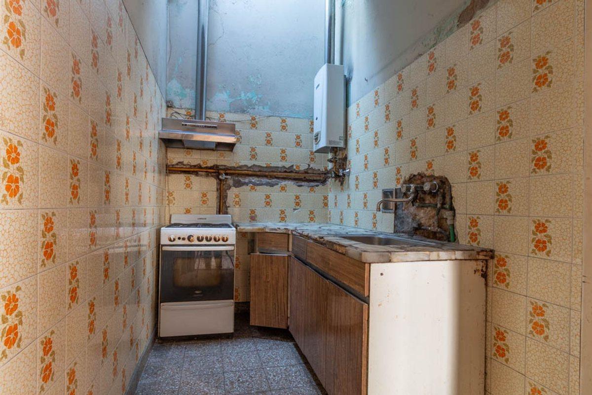 Foto de VENTA- CASA LOTE PROPIO- 4 AMBIE- PARQUE PATRICIOS, imagen 2