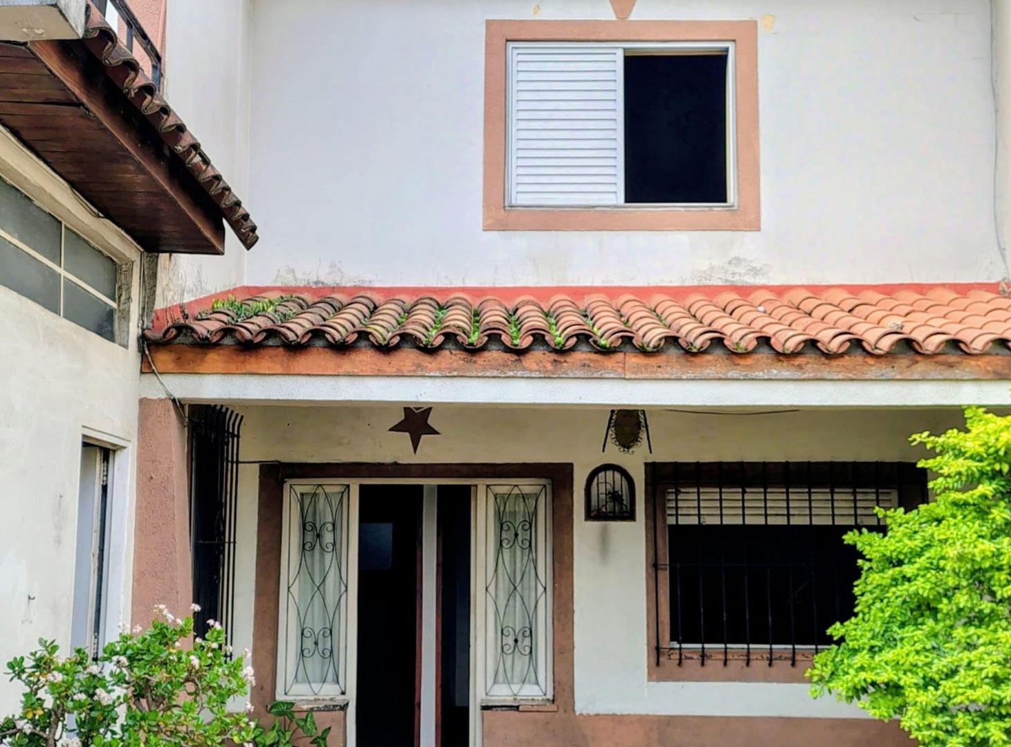 Foto de VENTA Casa 3 Dormitorios Liniers lote 242m2 apto c, imagen 3