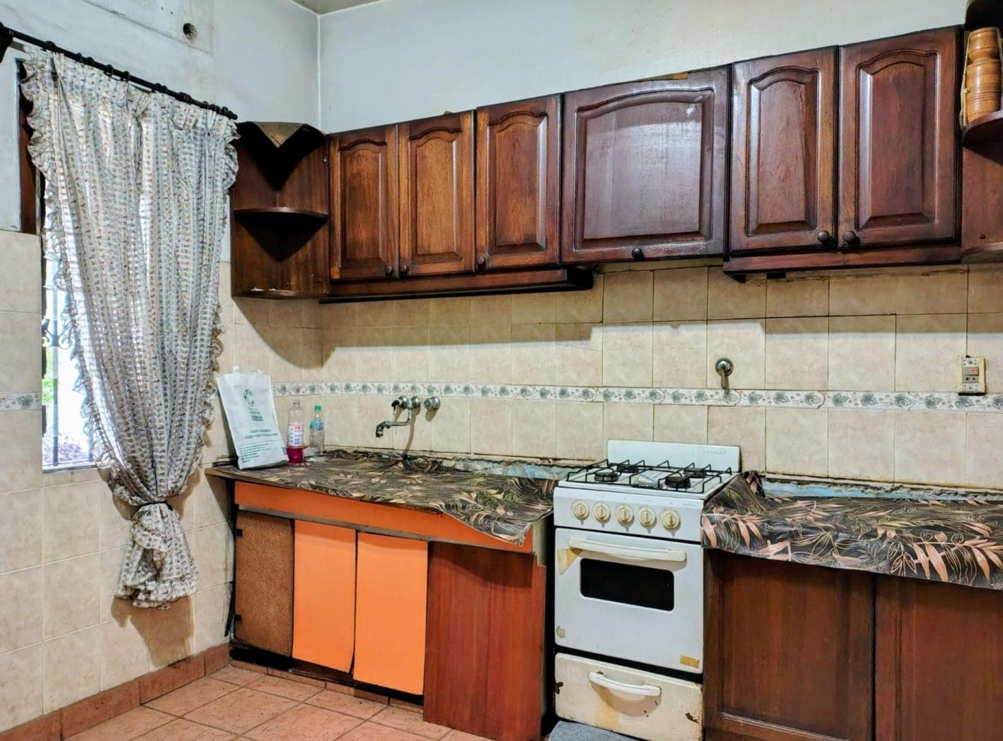 Foto de VENTA Casa 3 Dormitorios Liniers lote 242m2 apto c, imagen 5