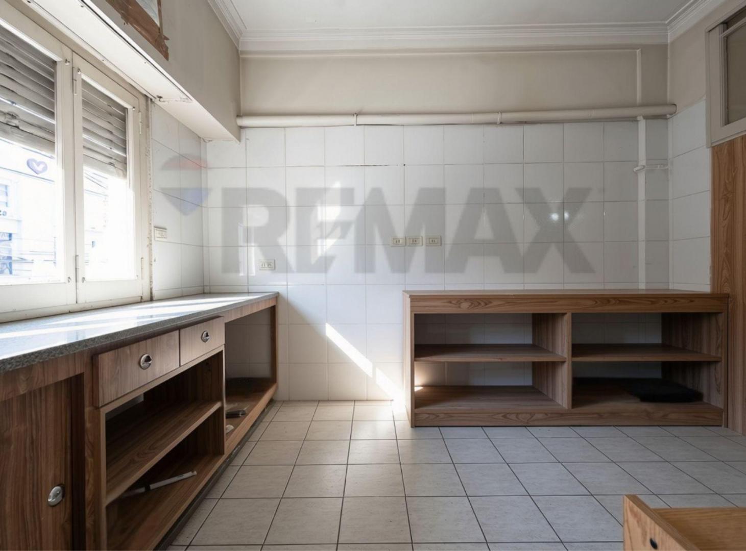Foto de VENTA- PISO -LANUS -APTO PROFESIONAL Y RESIDENCIAL, imagen 2