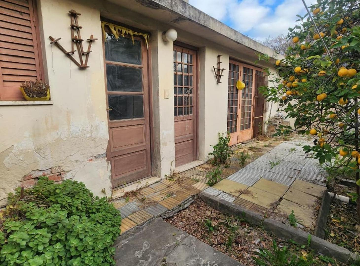 Foto de VENTA CASA 3 AMB LOTE PROPIO JARDIN - MATADEROS, imagen 3