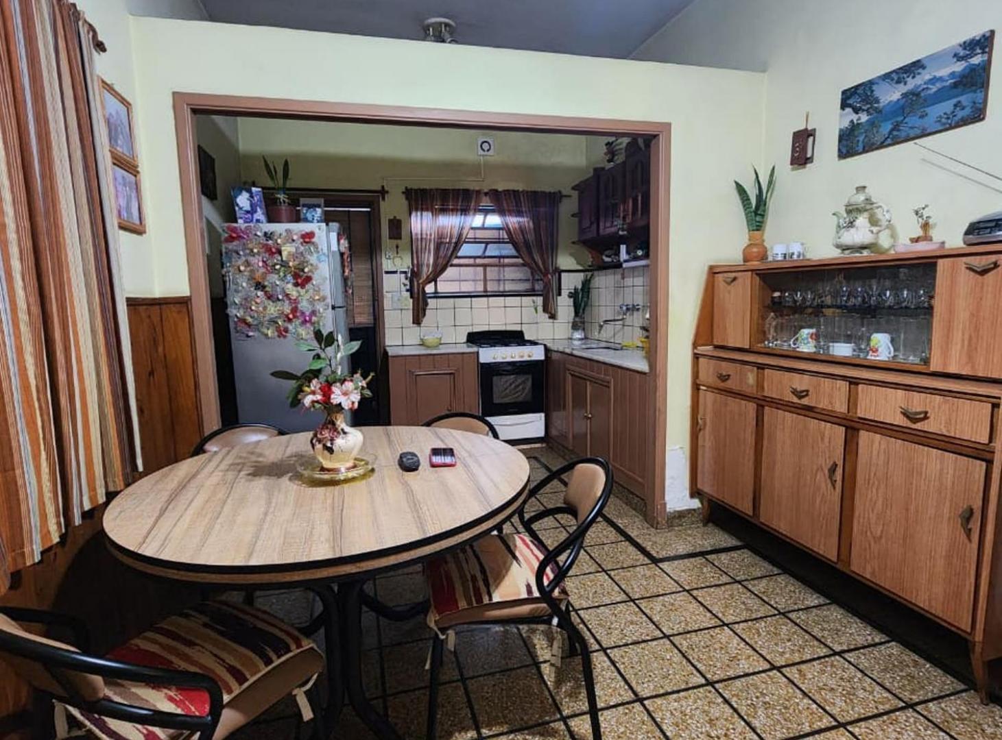 Foto de VENTA CASA 3 AMB LOTE PROPIO JARDIN - MATADEROS, imagen 4
