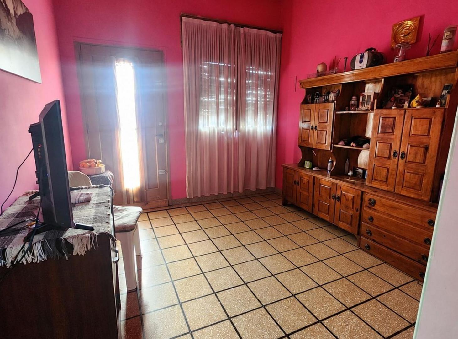 Foto de VENTA CASA 3 AMB LOTE PROPIO JARDIN - MATADEROS, imagen 2