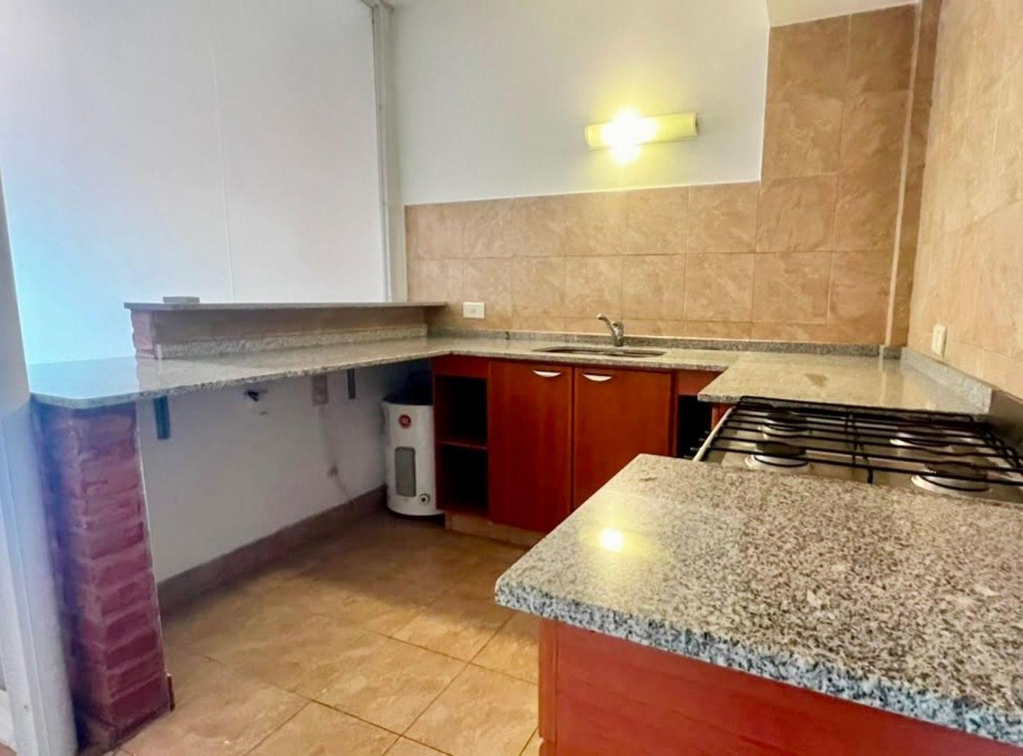Foto de VENTA DPTO 3 AMB BOEDO COCHERA PISO ALTO, imagen 5