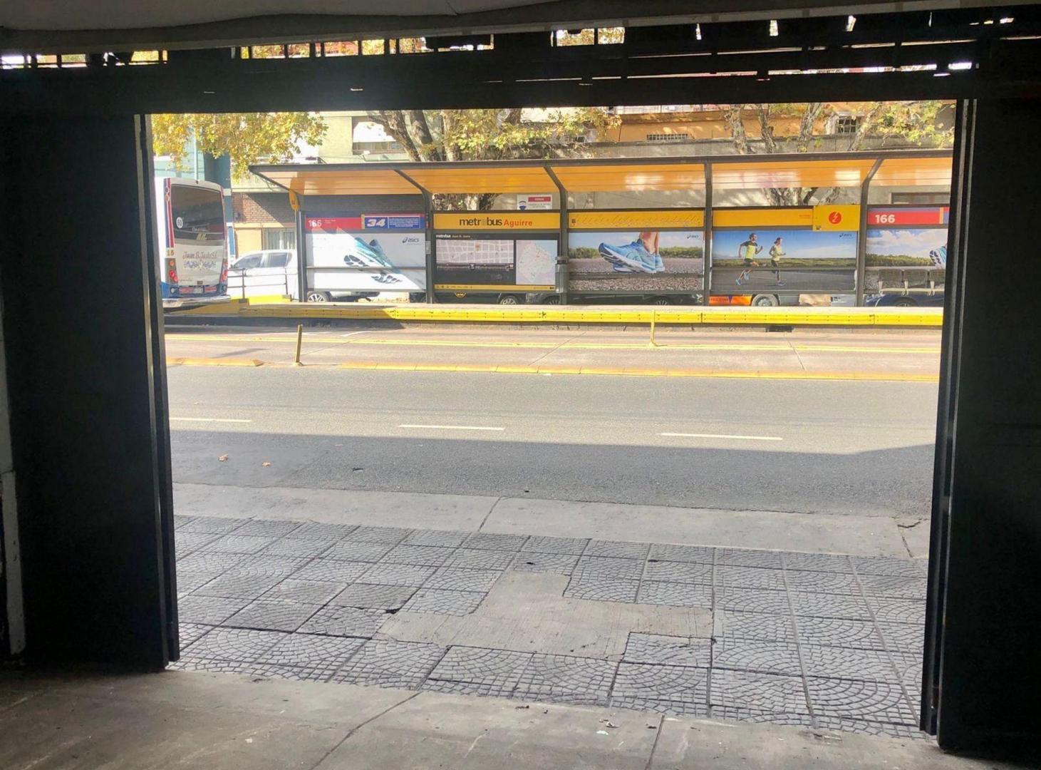 Foto de Venta local 120m2-J.B.Justo y Aguirre-zona Outles, imagen 2