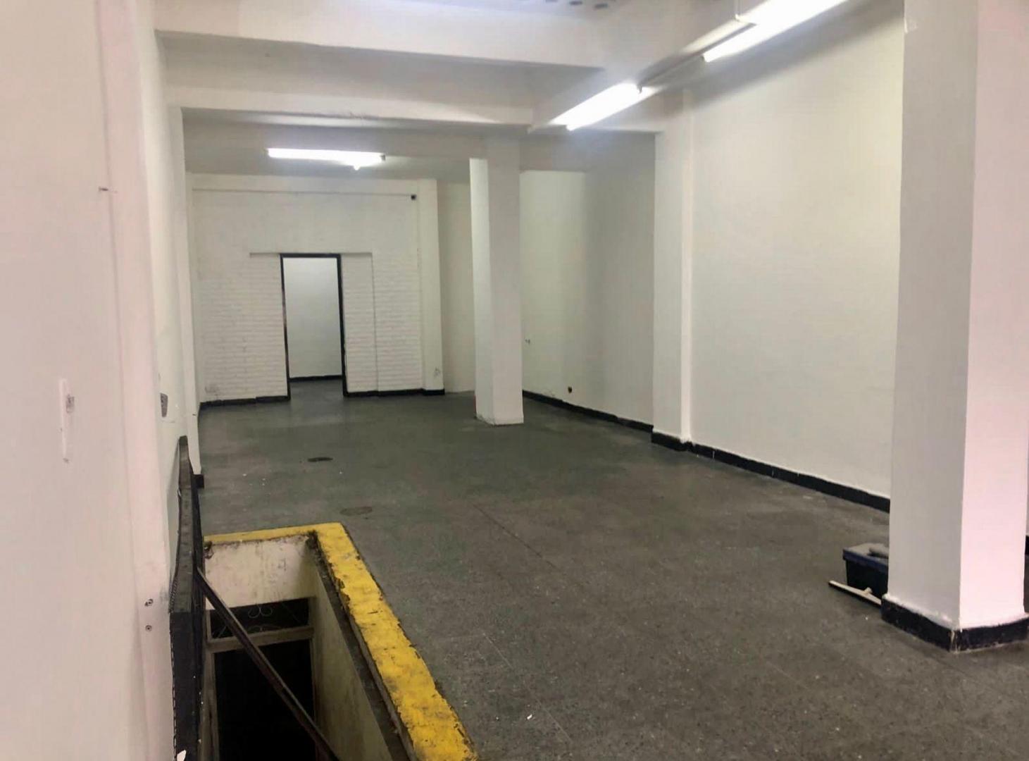 Foto de Venta local 120m2-J.B.Justo y Aguirre-zona Outles, imagen 4