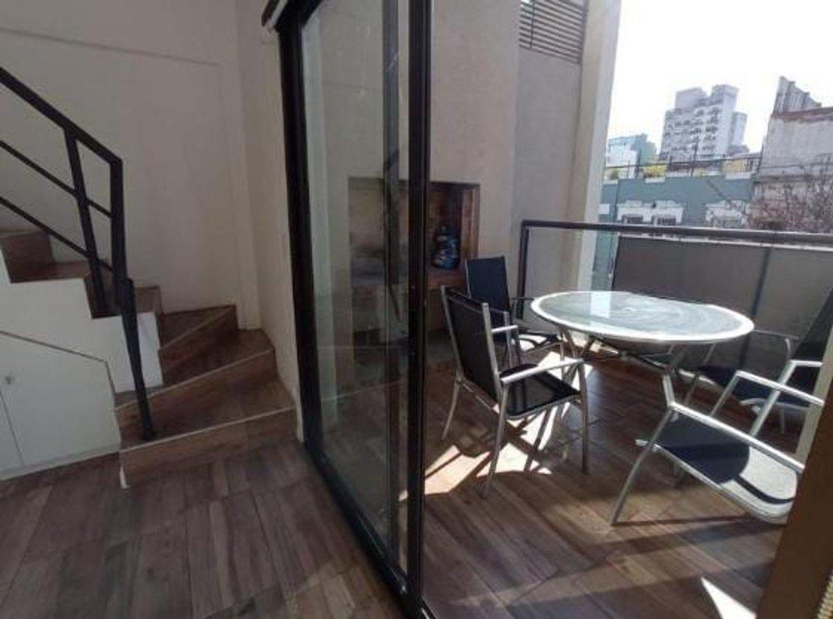 Foto de Dúplex con balcón terraza cochera y baulera, imagen 2