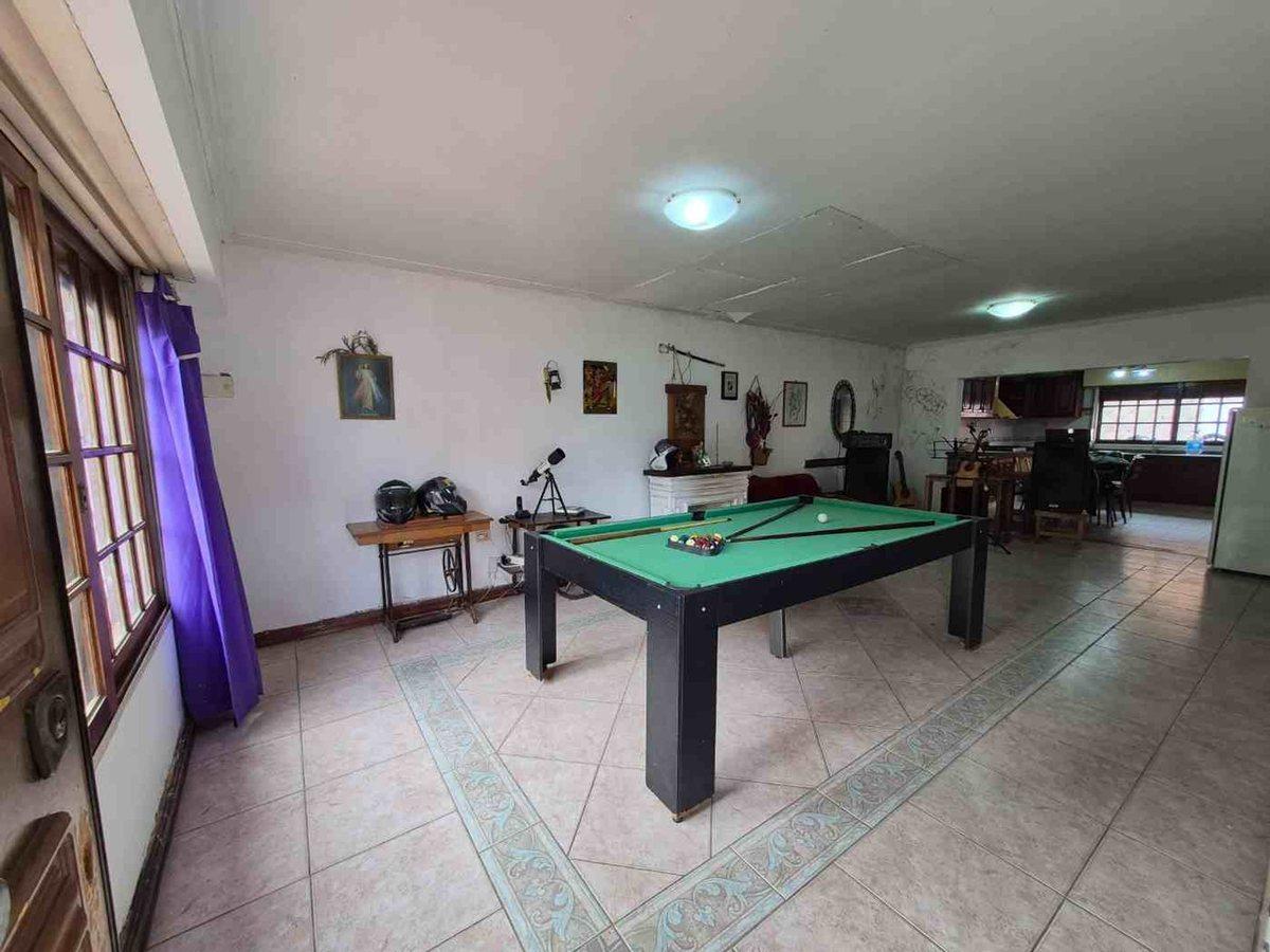 Foto de CASA- LOTE PROPIO- 2 VIVIENDAS- GARAGE- BANFIELD, imagen 1