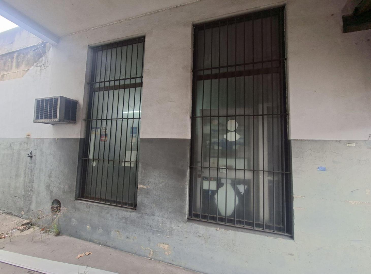 Foto de Venta Local c/deposoto, Av. Belgrano, Avellaneda, imagen 3